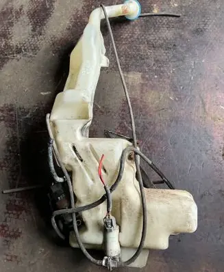 Honda CR-V Windshield washer fluid reservoir/tank HLC22027