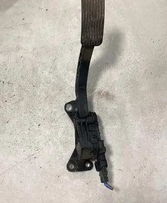 Chevrolet Epica Accelerator throttle pedal 96408078 070628G0024