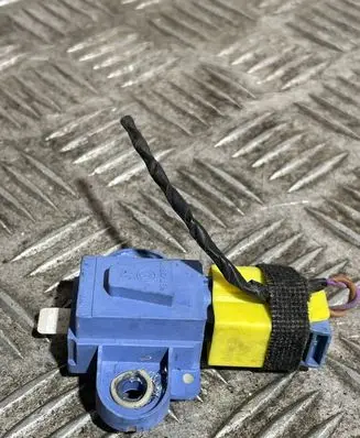 Volkswagen Golf V Airbag deployment crash/impact sensor 1K0955557A