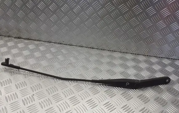 Ford Focus Front wiper blade arm 4M5117525CC