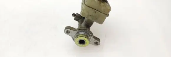 Master brake cylinder