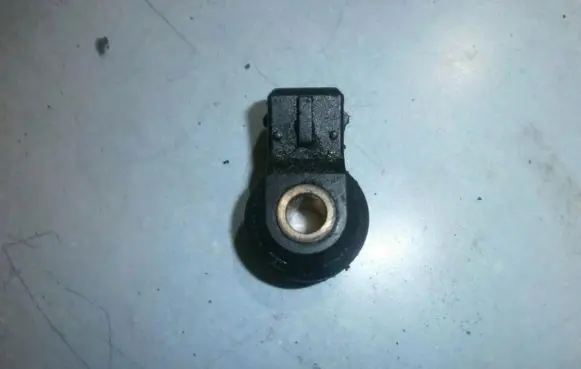 Volkswagen Golf IV Detonation knock sensor 030905377a