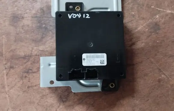 Chrysler Town u0026 Country V Keyless (KESSY) go control unit/module P68068753AD