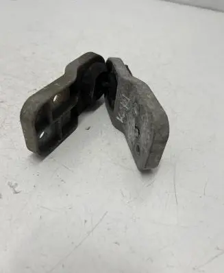 Radiator mount bracket
