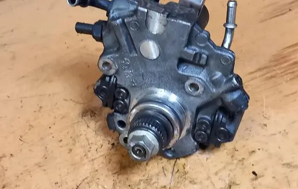 Mercedes-Benz Sprinter W906 Fuel injection high pressure pump A6510702601