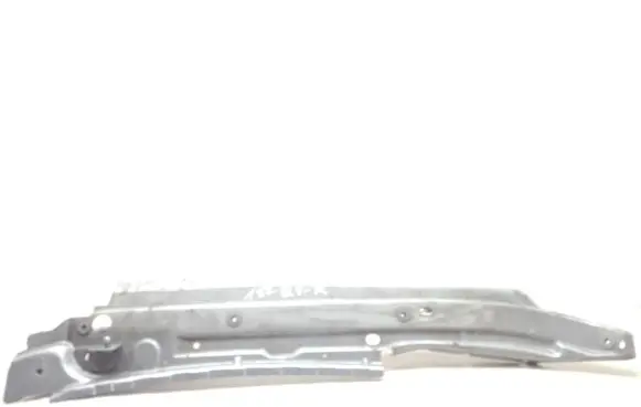 Audi Q7 4L Fender mounting bracket 4L0805158A