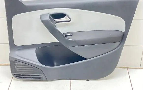 Volkswagen Cross Polo Front door card panel trim 6R4867012M 153000511