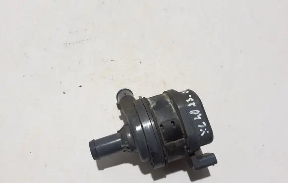 Volvo XC40 Electric auxiliary coolant/water pump 31493259