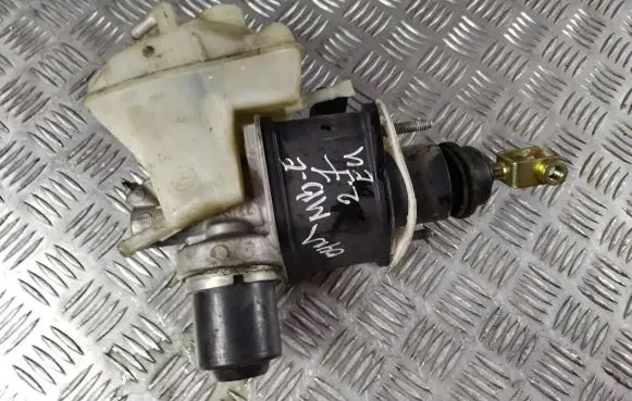 Master brake cylinder