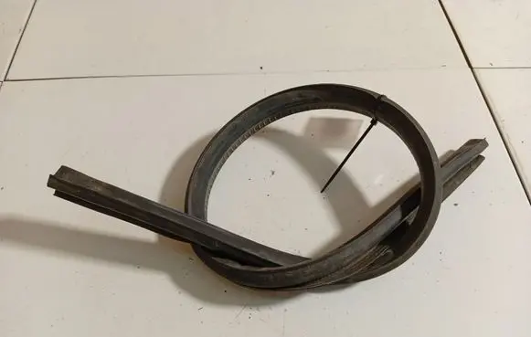 Opel Zafira A Engine compartment rubber 