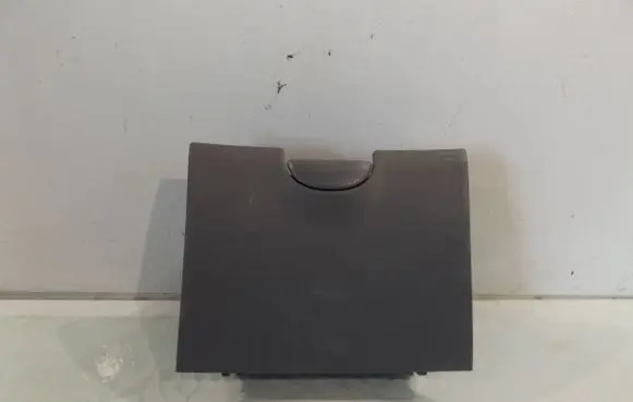 Toyota Yaris Glove box