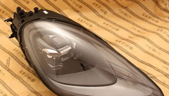 Porsche Cayenne (9Y0 9Y3) Headlight/headlamp 9Y0941034AK