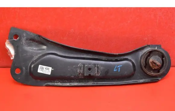 Hyundai Kona I Rear control arm 55270AT000