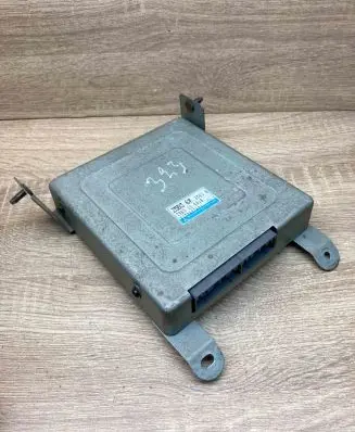 Mazda 323 F Engine control unit/module ECU Z5B318881B E2T86876M1 Z5B3