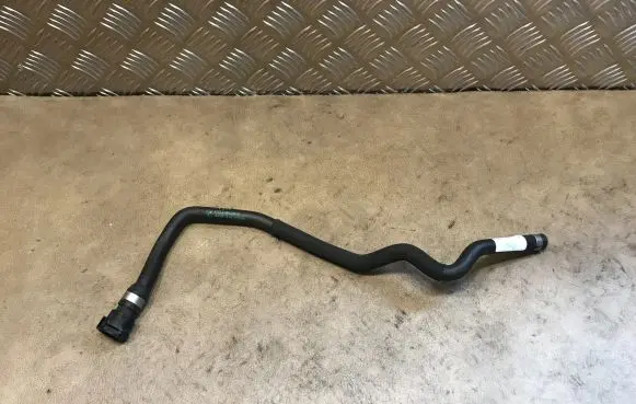 Coolant pipe/hose