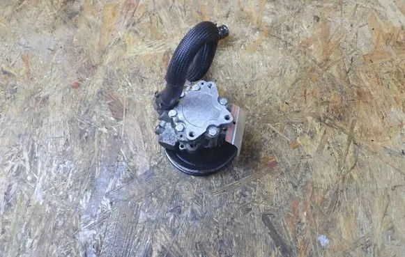 Jaguar XJ X351 Power steering pump 8W833A674AB