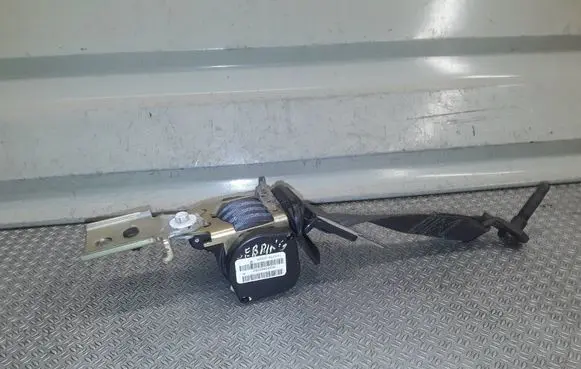 Chrysler Sebring (ST-22 - JR) Front seatbelt 
