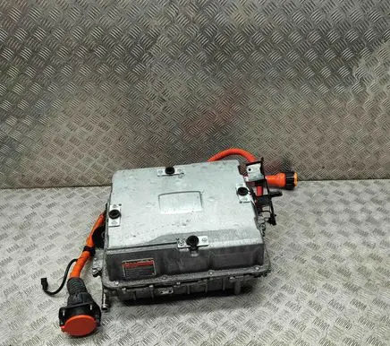 Voltage converter inverter