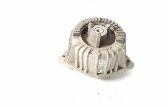 Mercedes-Benz C W204 Engine mount bracket A2122404117