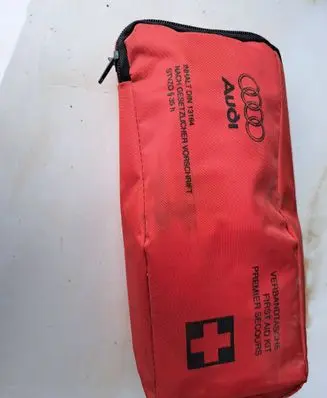 Audi A4 S4 B8 8K First aid kit 8L0860282