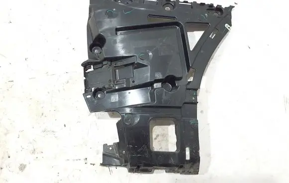 Rear bumper mounting bracket