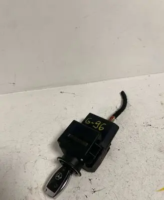 Mercedes-Benz C W203 Ignition lock 2035450508 33002106 33002105