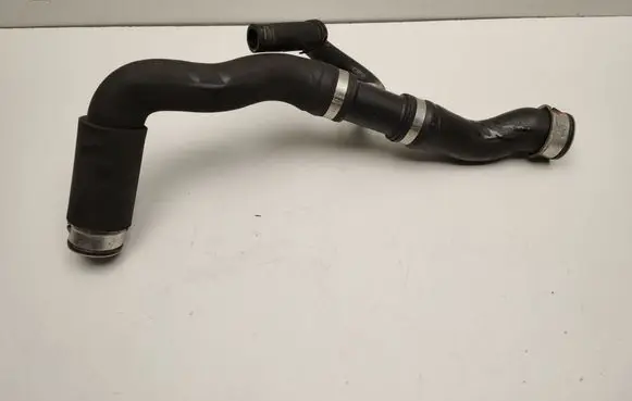 Engine coolant pipe/hose