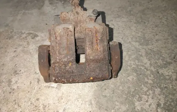 BMW 1 E81 E87 Front brake caliper