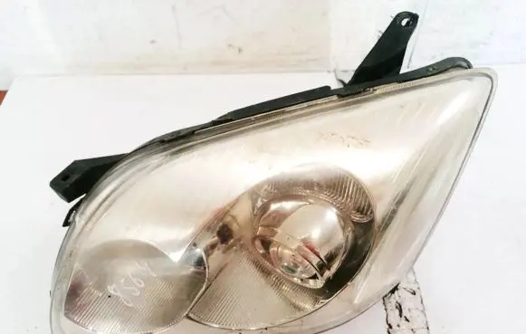 Toyota Avensis T250 Headlight/headlamp