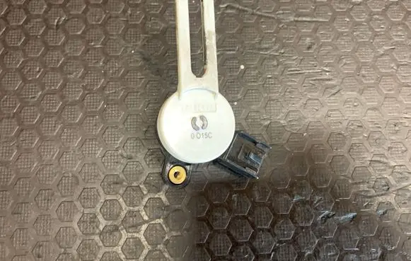 Opel Astra J Brake pedal sensor switch 10366474 0015C