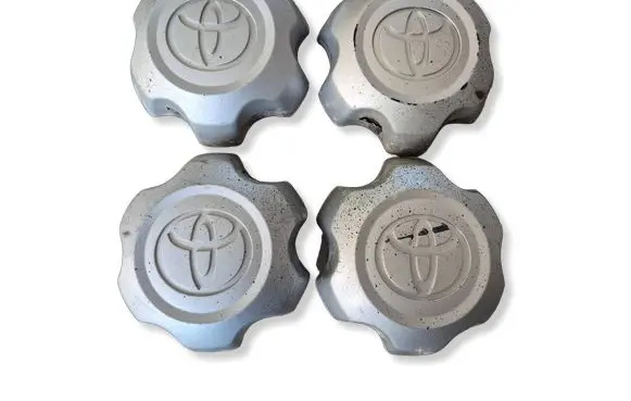 Toyota Hilux (AN10, AN20, AN30) Original wheel cap 426030K140 426030K050