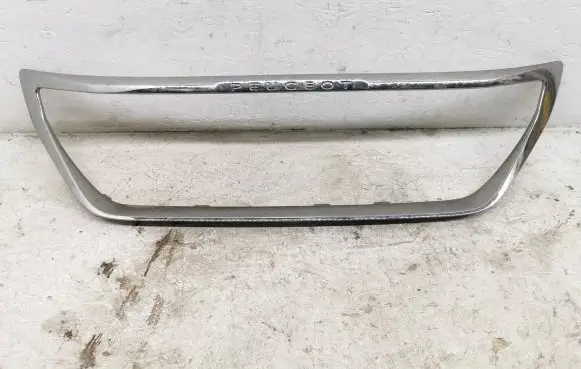 Peugeot 208 Front bumper cross member 9810869377