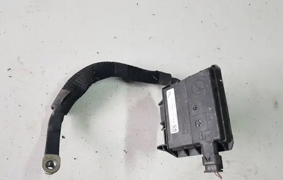 Mercedes-Benz C W205 Battery relay fuse A0009068705