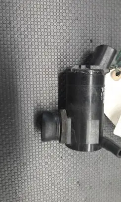 Toyota Avensis T220 Windscreen/windshield washer pump 85330-20430