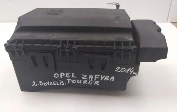 Opel Zafira C Fuse box set
