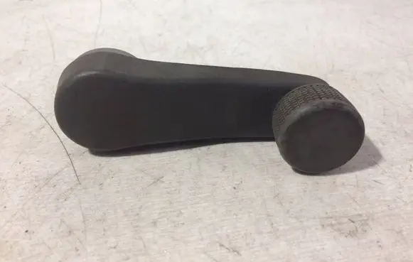 Volkswagen PASSAT B4 Front door window winding handle 3A0837581B