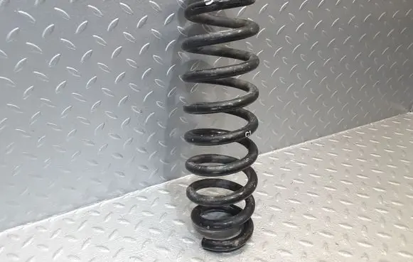 BMW 1 E81 E87 Rear coil spring 6767336 33536767336