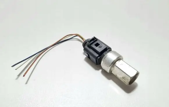 Audi A3 S3 A3 Sportback 8P Oil pressure sensor 1K0959126A
