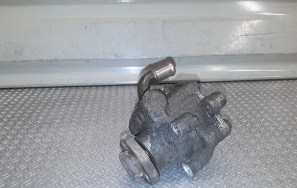 Skoda Octavia Mk1 (1U) Power steering pump 1J0422154A