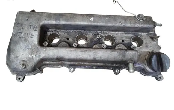 Toyota Corolla E120 E130 Rocker cam cover 112130D030A