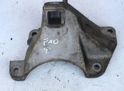 BMW 5 F10 F11 Engine mount bracket