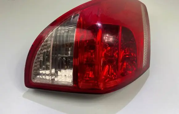 Toyota RAV 4 (XA30) Rear/tail lights