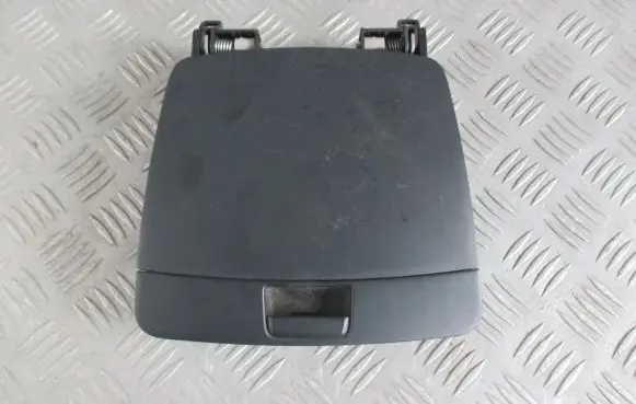 Hyundai i30 Central console drawer/shelf pad 847702L000