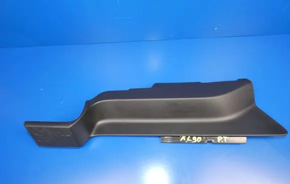 Volvo XC90 Rear seat side bottom trim 39829397 39829395