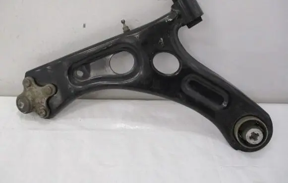 Peugeot 208 Front control arm