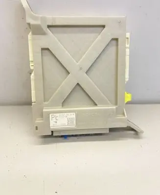 Lexus GS 250 350 300H 450H Fuse module 8273030L30 8273030L30B 3G150394