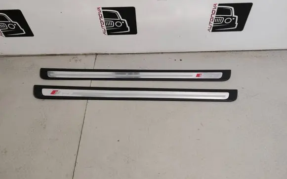 Audi A5 8T 8F Front sill trim cover 8T0853373