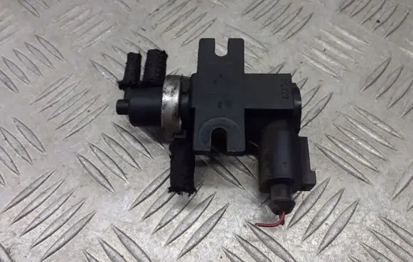 Skoda Octavia Mk1 (1U) Turbo solenoid valve 1J0906627