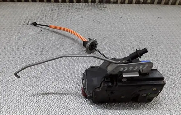Audi A8 S8 D3 4E Front door lock 4E1837016