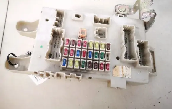Toyota Land Cruiser (J100) Fuse box set 8198050030 81980-50030